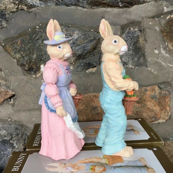 Vintage Set of 2 Peter Rabbit Mrs Rabbit Resin Easter Bunny Figures Figurines - Picture 3 of 5